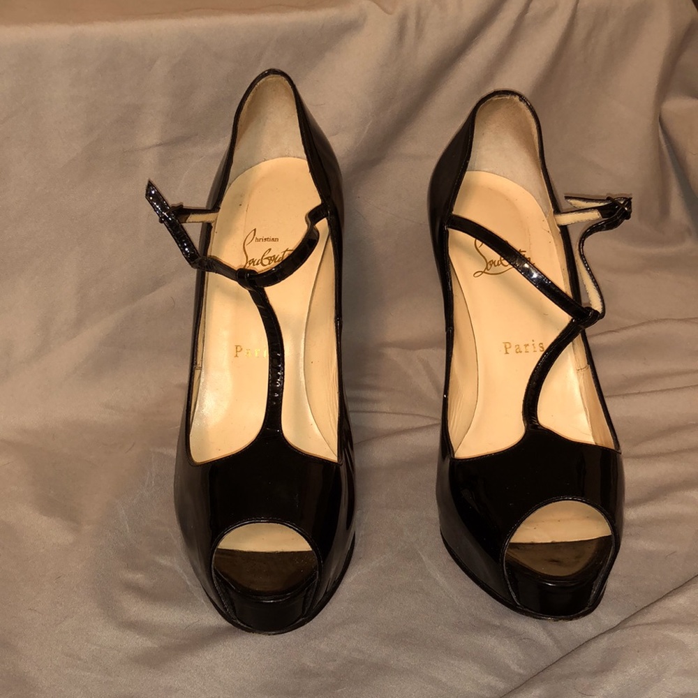 Christian Louboutin Senora T-Strap Heeel Size 39.5/9